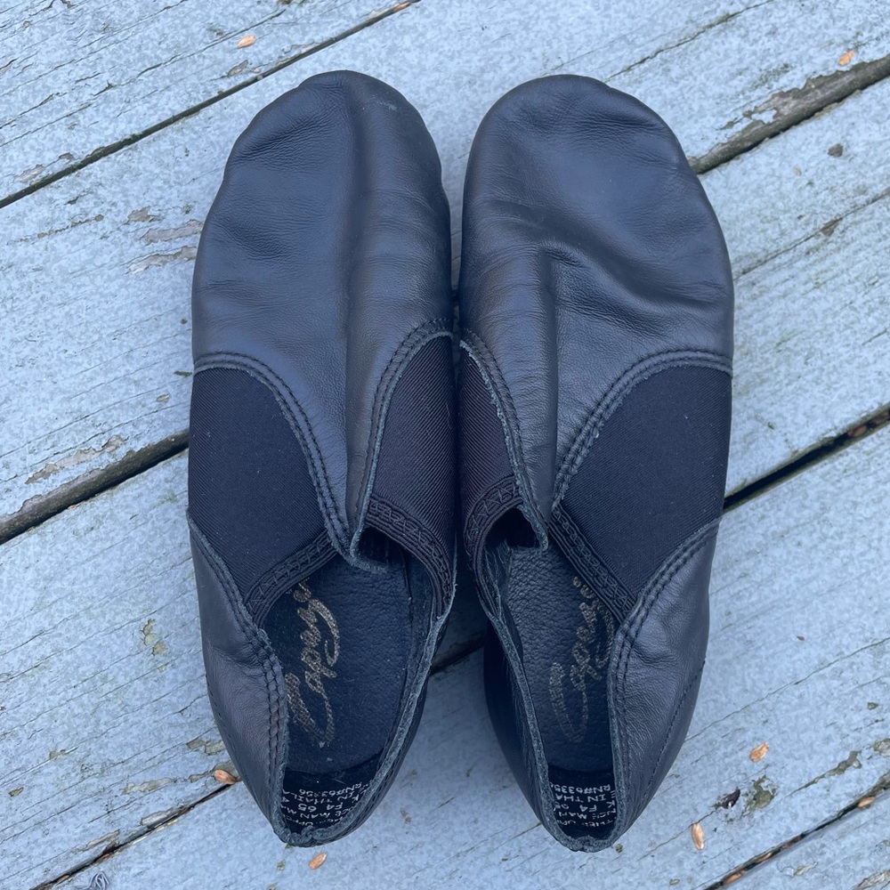 Capezio Kids Leather Jazz shoes size 4.5